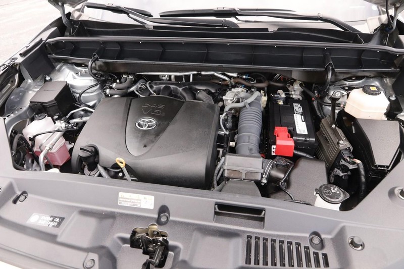 Toyota Highlander Vehicle Image 29