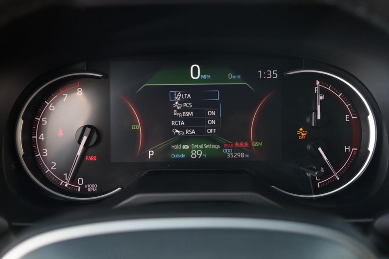 Toyota RAV4 Vehicle Image 09