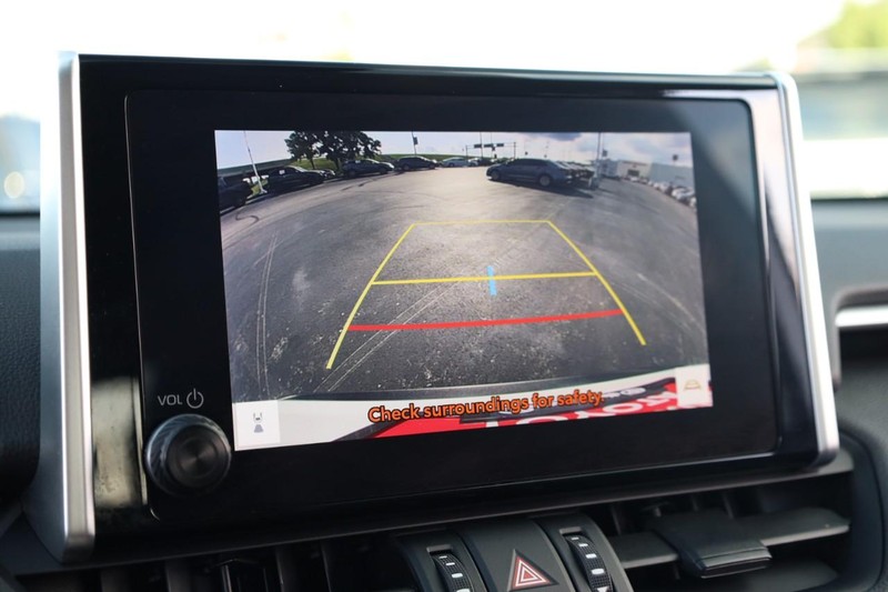 Toyota RAV4 Vehicle Image 11