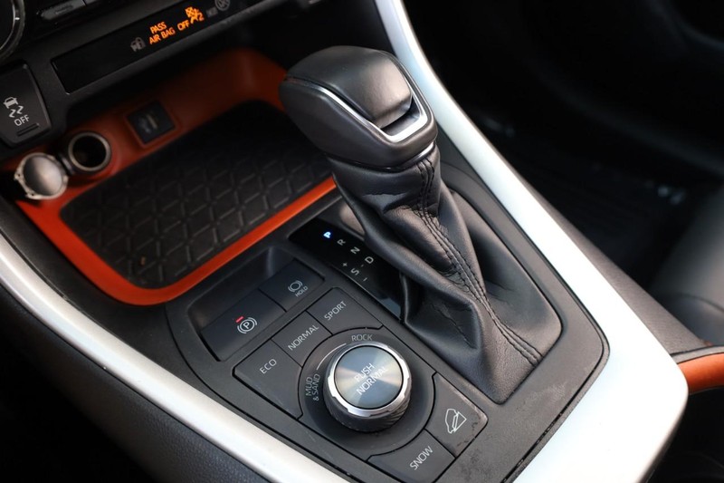 Toyota RAV4 Vehicle Image 14