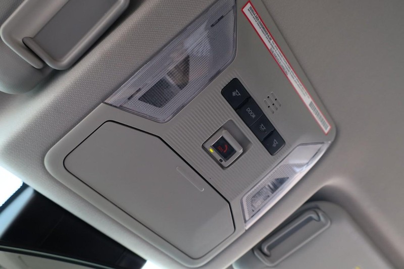 Toyota RAV4 Vehicle Image 15