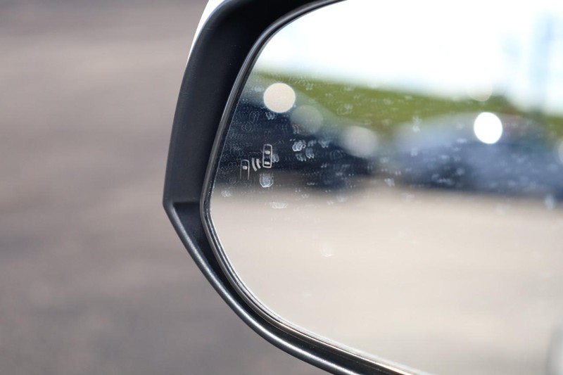 Toyota RAV4 Vehicle Image 18
