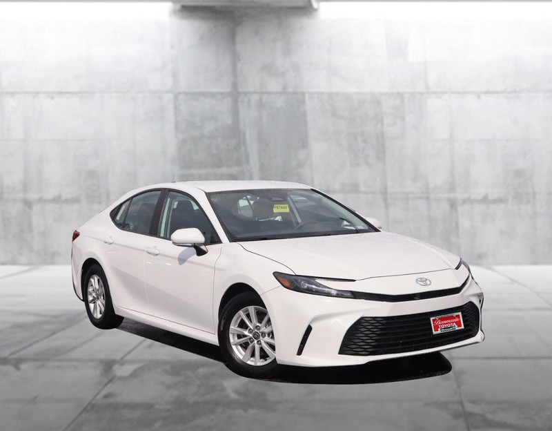 Toyota Camry Vehicle Image 02
