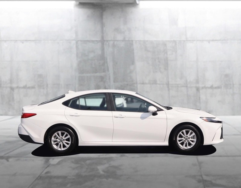 Toyota Camry Vehicle Image 05