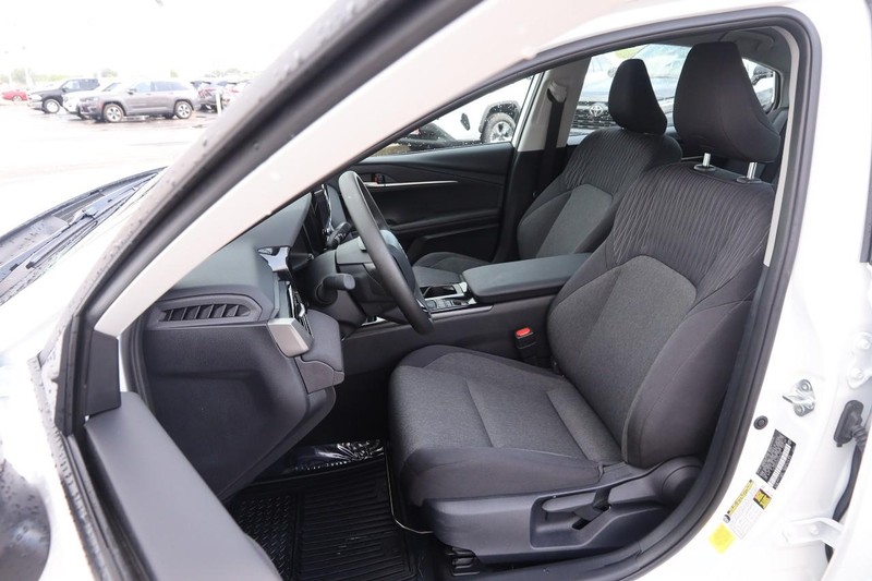 Toyota Camry Vehicle Image 08