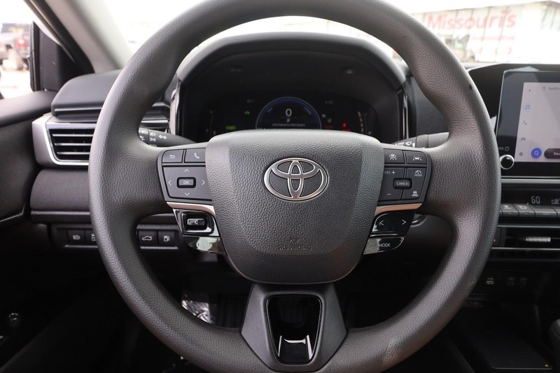 Toyota Camry Vehicle Image 10