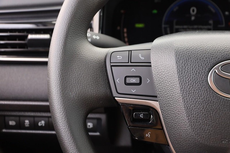 Toyota Camry Vehicle Image 11