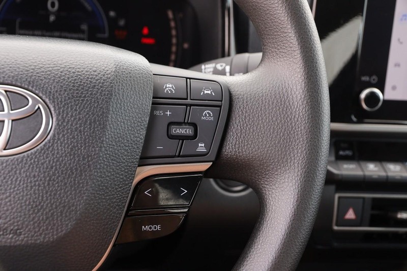 Toyota Camry Vehicle Image 12