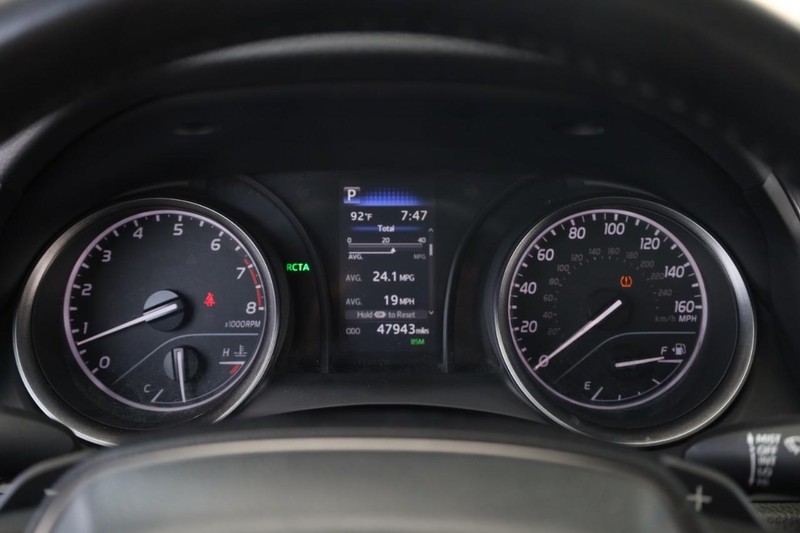 Toyota Camry Vehicle Image 10