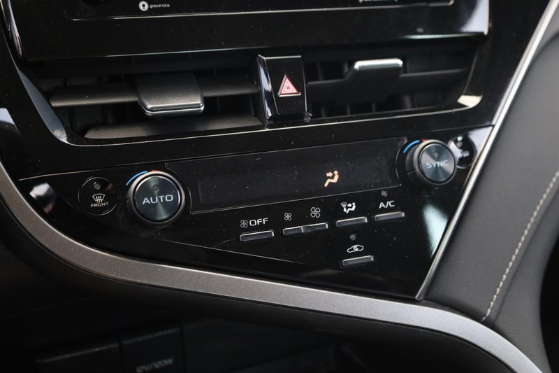 Toyota Camry Vehicle Image 13