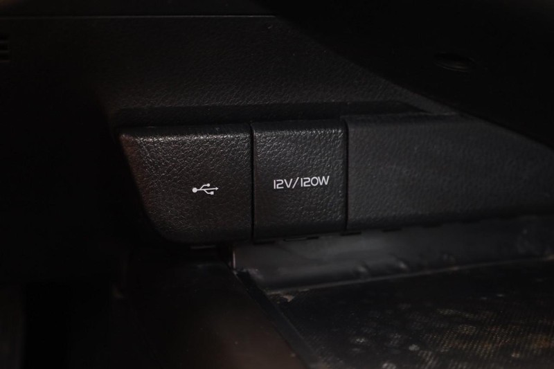 Toyota Camry Vehicle Image 14