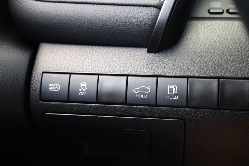 Toyota Camry Vehicle Image 18