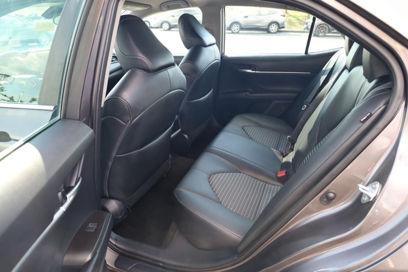 Toyota Camry Vehicle Image 20