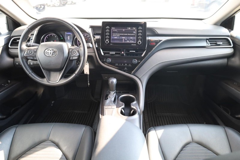 Toyota Camry Vehicle Image 21