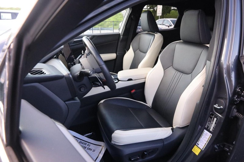 Lexus NX Vehicle Image 10