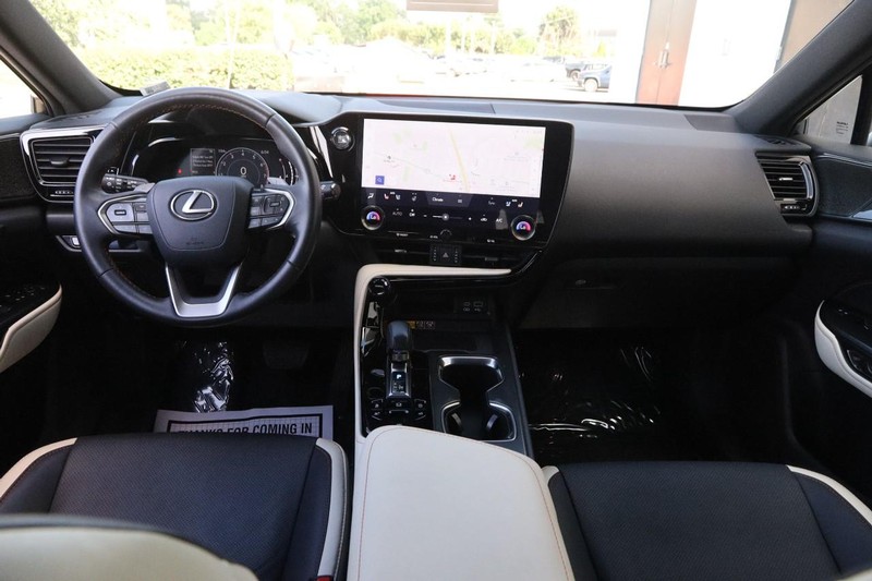 Lexus NX Vehicle Image 21