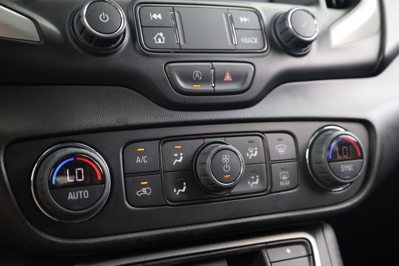 GMC Terrain Vehicle Image 13