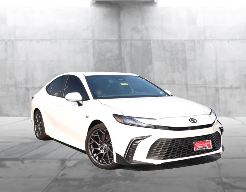 Toyota Camry Vehicle Image 02