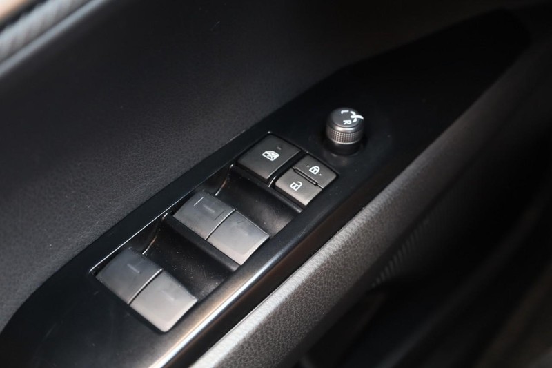 Toyota Camry Vehicle Image 17