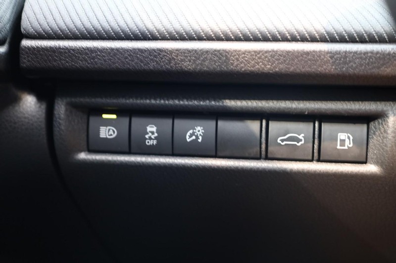 Toyota Camry Vehicle Image 18