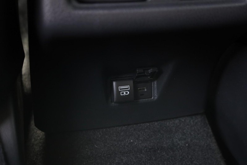 Toyota Camry Vehicle Image 21