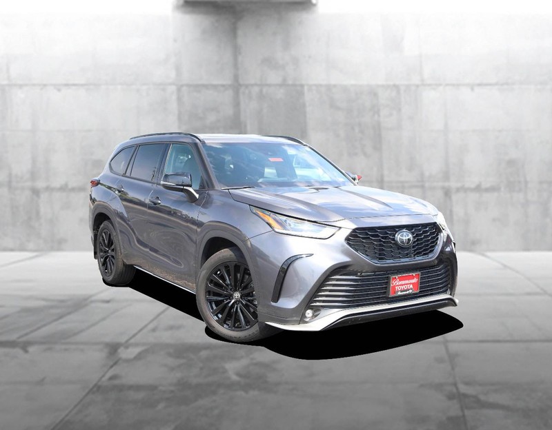 Toyota Highlander Vehicle Image 02