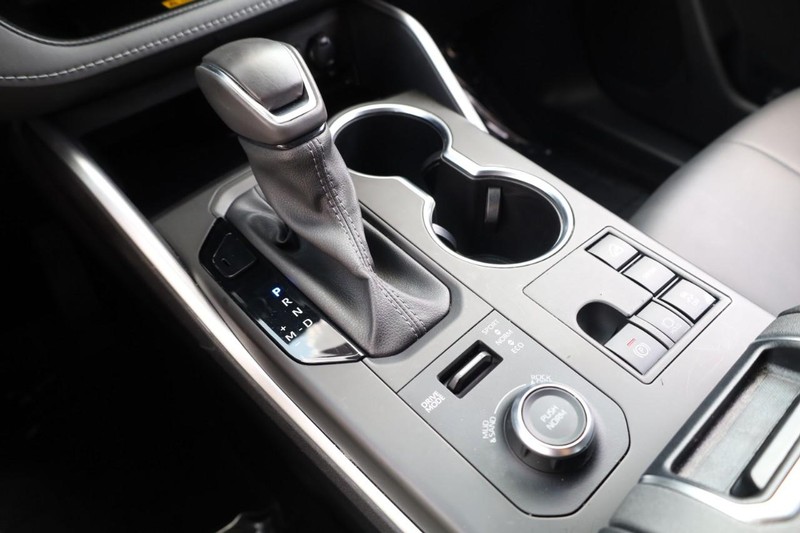 Toyota Highlander Vehicle Image 17