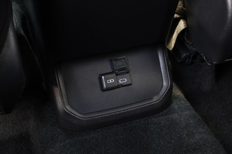 Toyota Highlander Vehicle Image 21