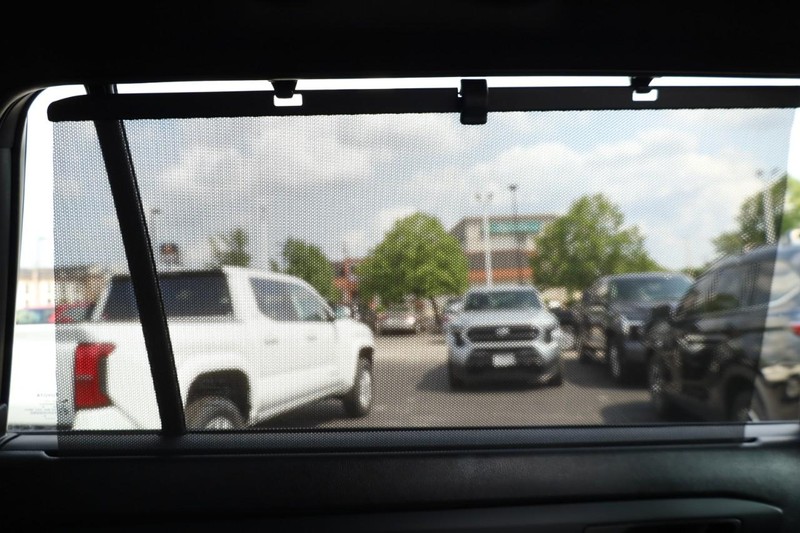 Toyota Highlander Vehicle Image 24
