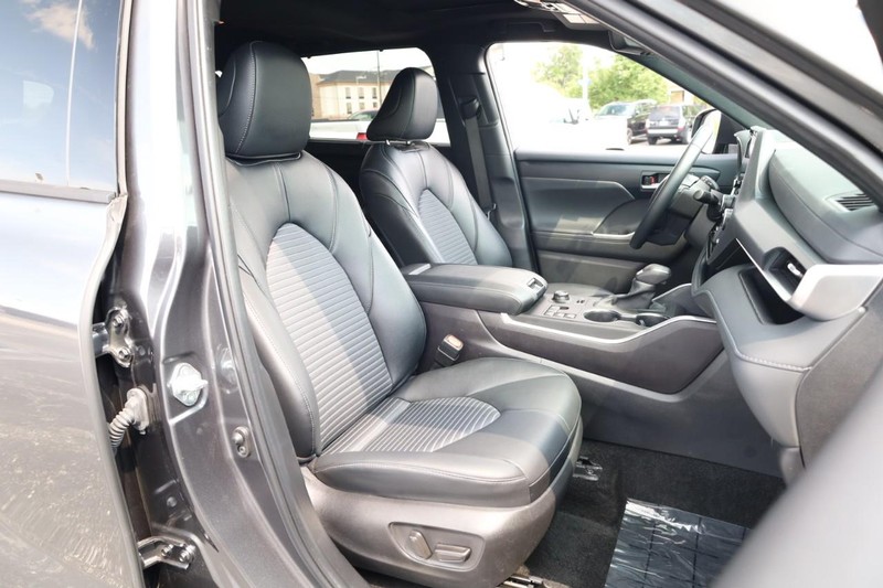 Toyota Highlander Vehicle Image 26