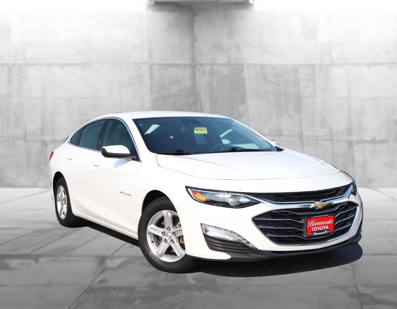 Chevrolet Malibu Vehicle Image 02
