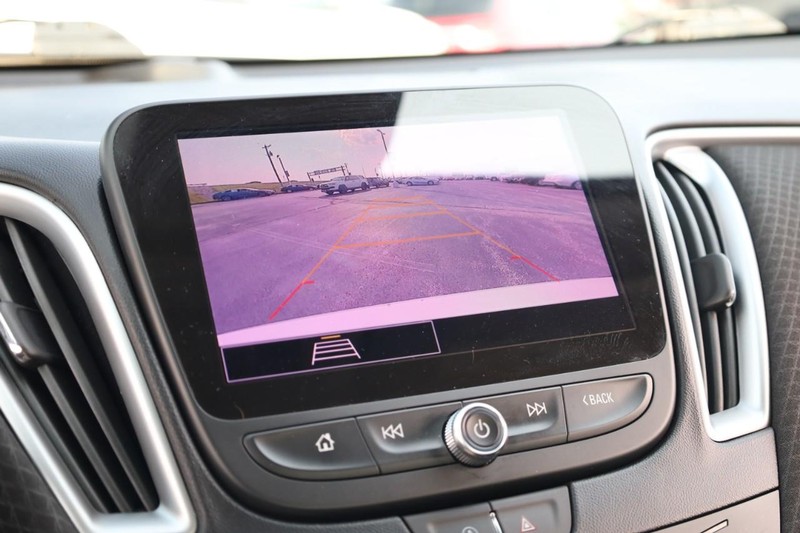 Chevrolet Malibu Vehicle Image 12