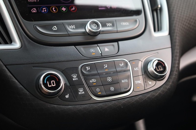 Chevrolet Malibu Vehicle Image 13