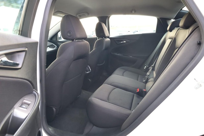 Chevrolet Malibu Vehicle Image 19