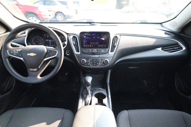 Chevrolet Malibu Vehicle Image 20