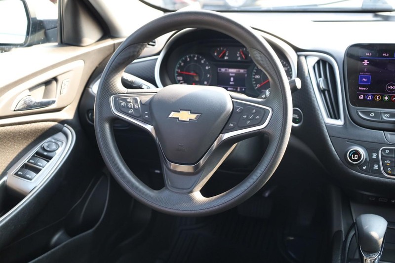 Chevrolet Malibu Vehicle Image 21