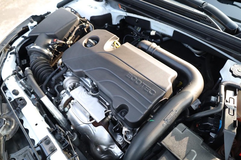 Chevrolet Malibu Vehicle Image 23