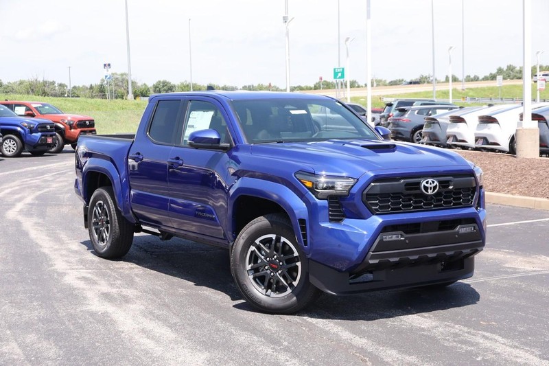 Toyota Tacoma 4WD Vehicle Image 02