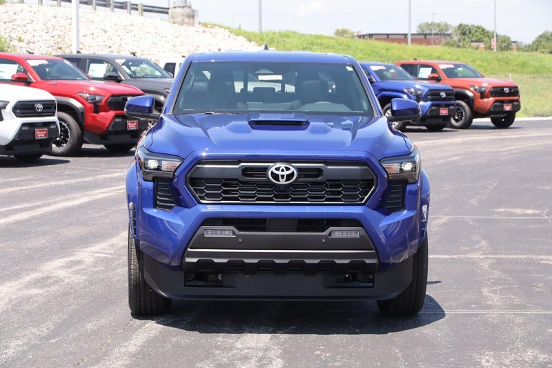 Toyota Tacoma 4WD Vehicle Image 04