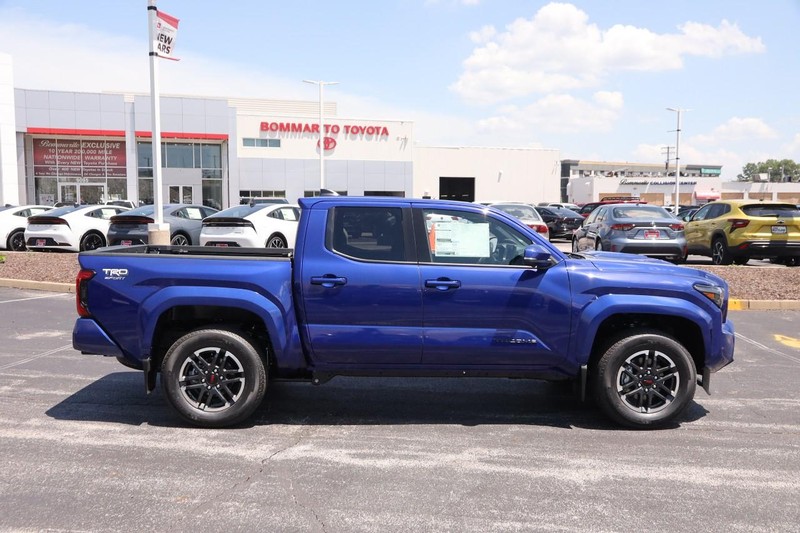 Toyota Tacoma 4WD Vehicle Image 05