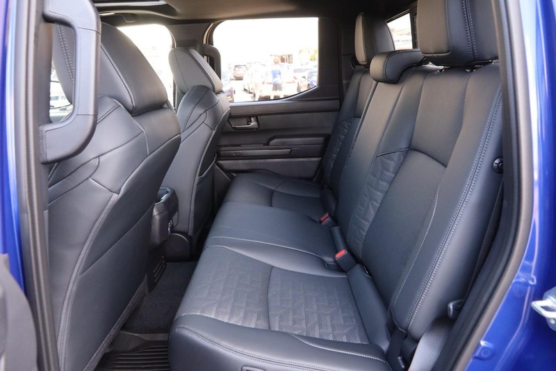 Toyota Tacoma 4WD Vehicle Image 09