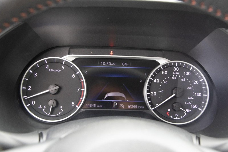 Nissan Sentra Vehicle Image 15