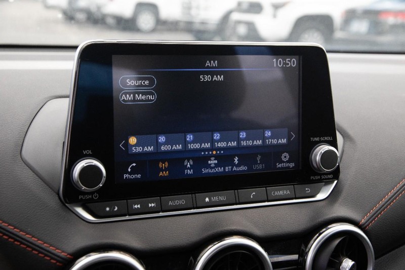 Nissan Sentra Vehicle Image 17