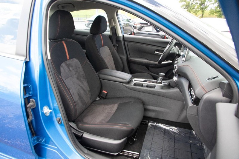 Nissan Sentra Vehicle Image 26