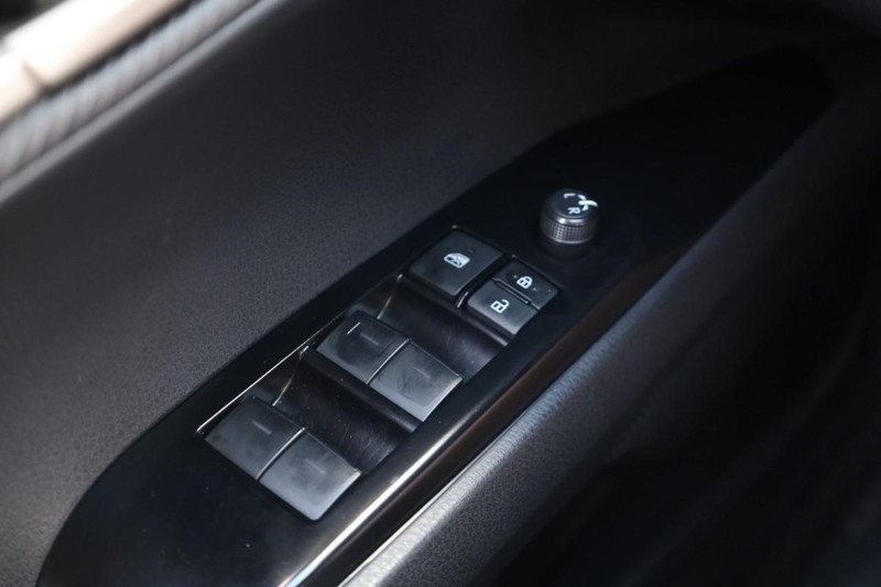 Toyota Camry Vehicle Image 17