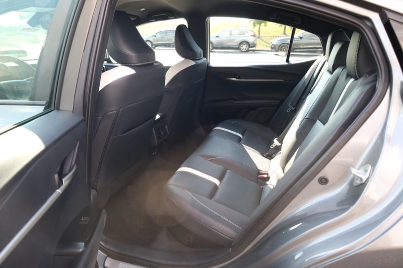 Toyota Camry Vehicle Image 20