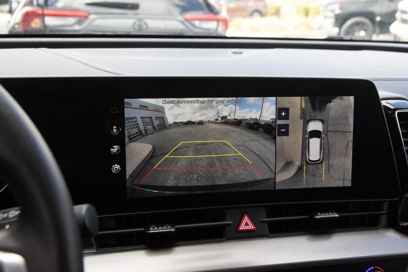 Kia Sportage Vehicle Image 17