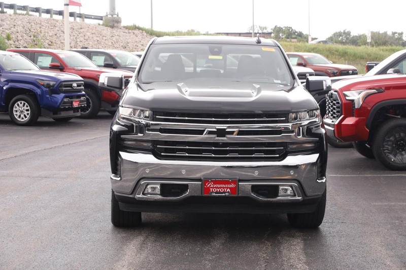Chevrolet Silverado 1500 Vehicle Image 04