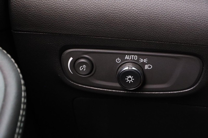 Buick Encore GX Vehicle Image 18