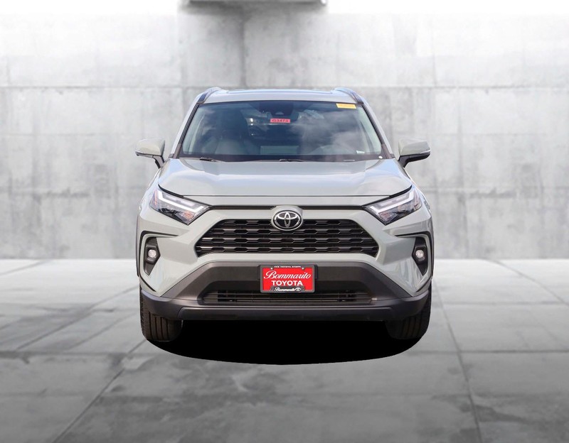 Toyota RAV4 Vehicle Image 04